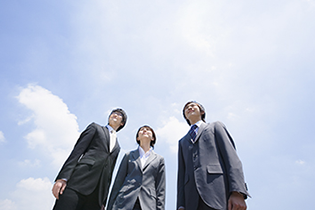 青空と若者