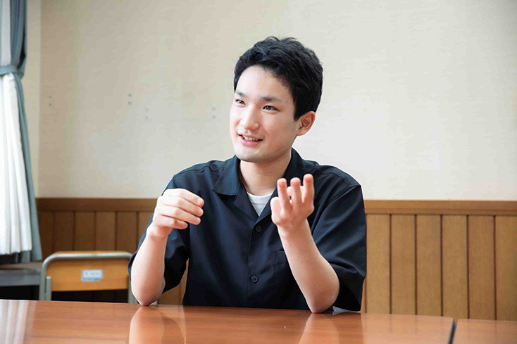 熱く語る小室さん
